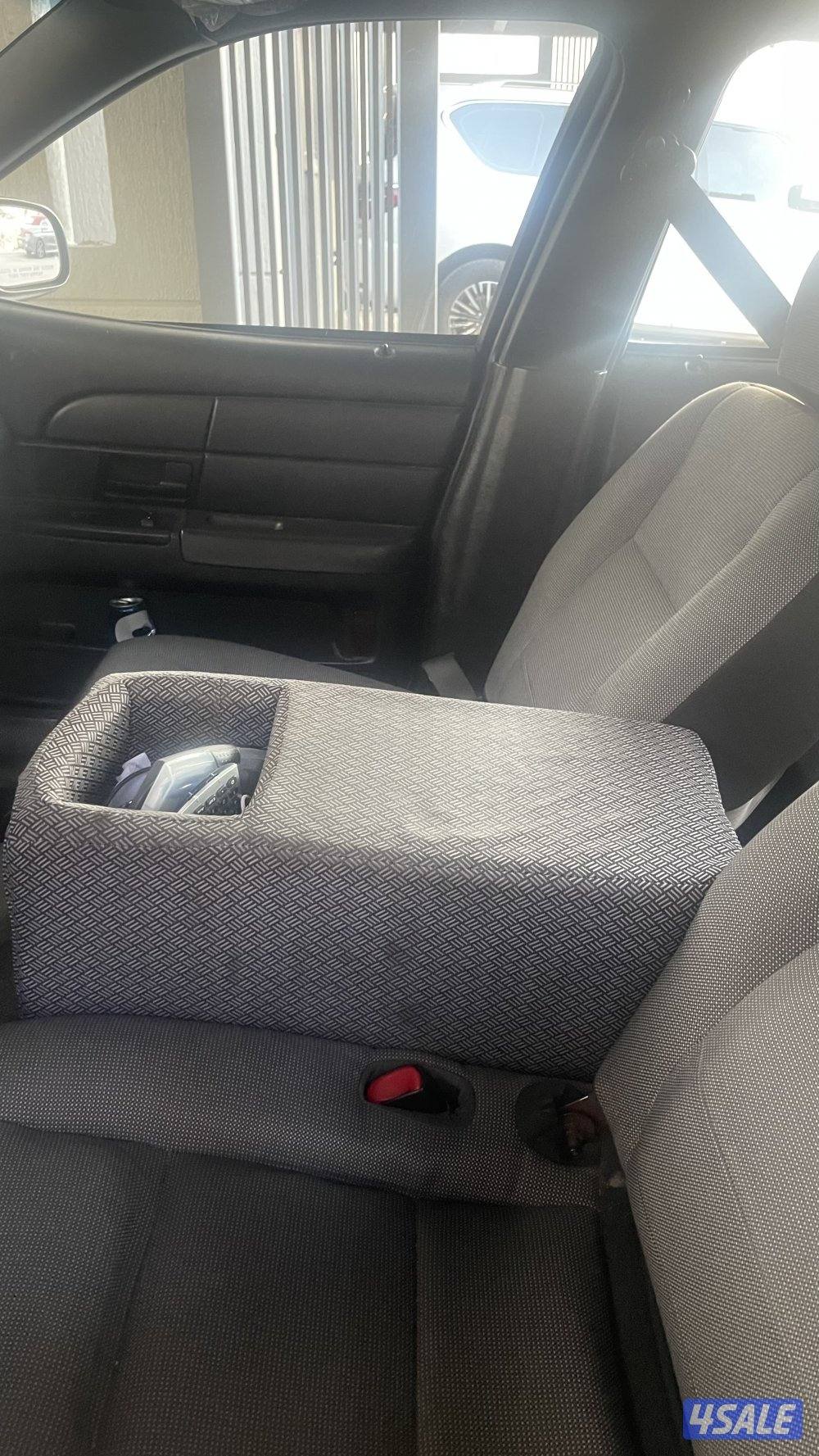 للبيع فورد فكتوريا1