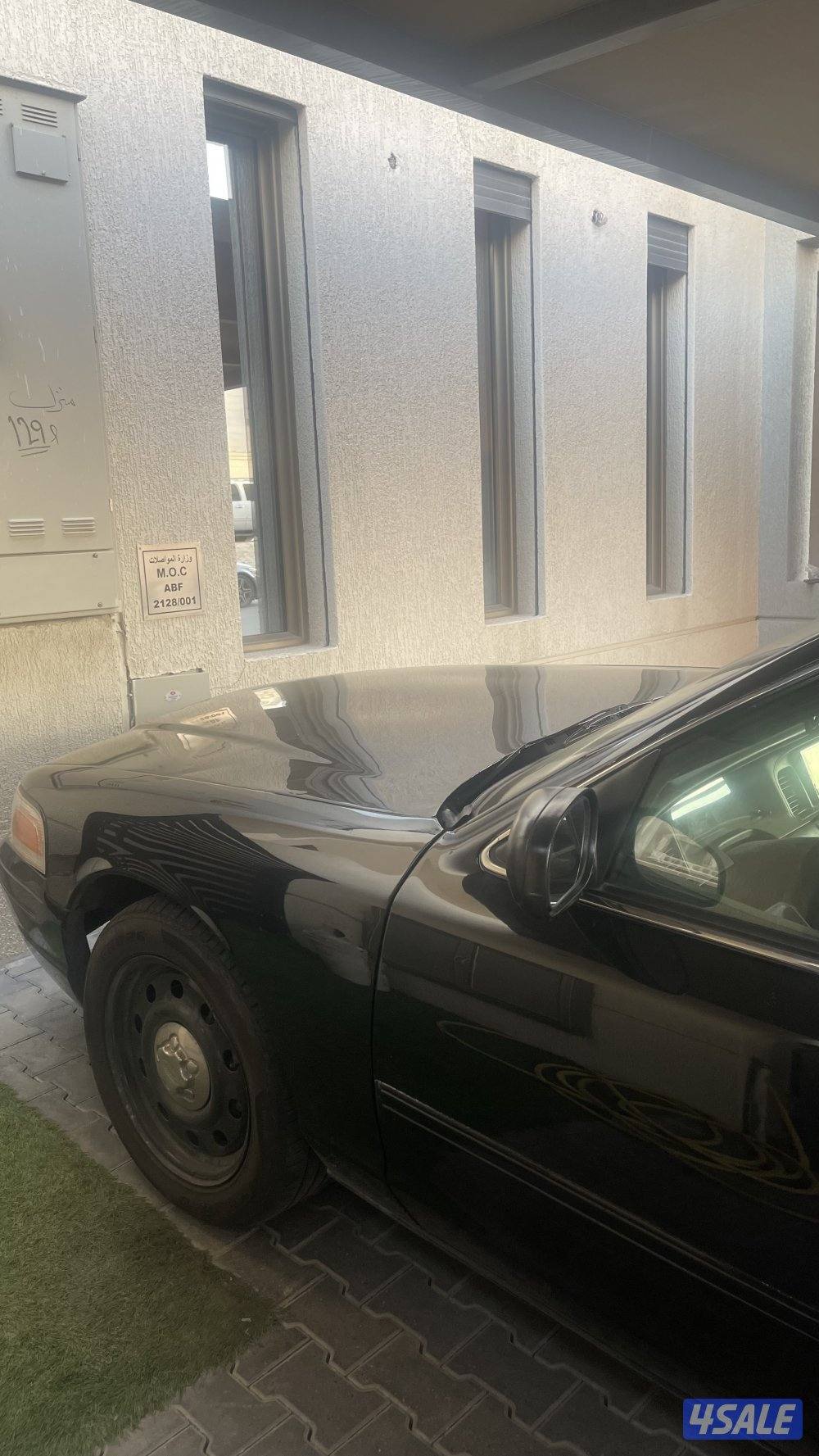 للبيع فورد فكتوريا4