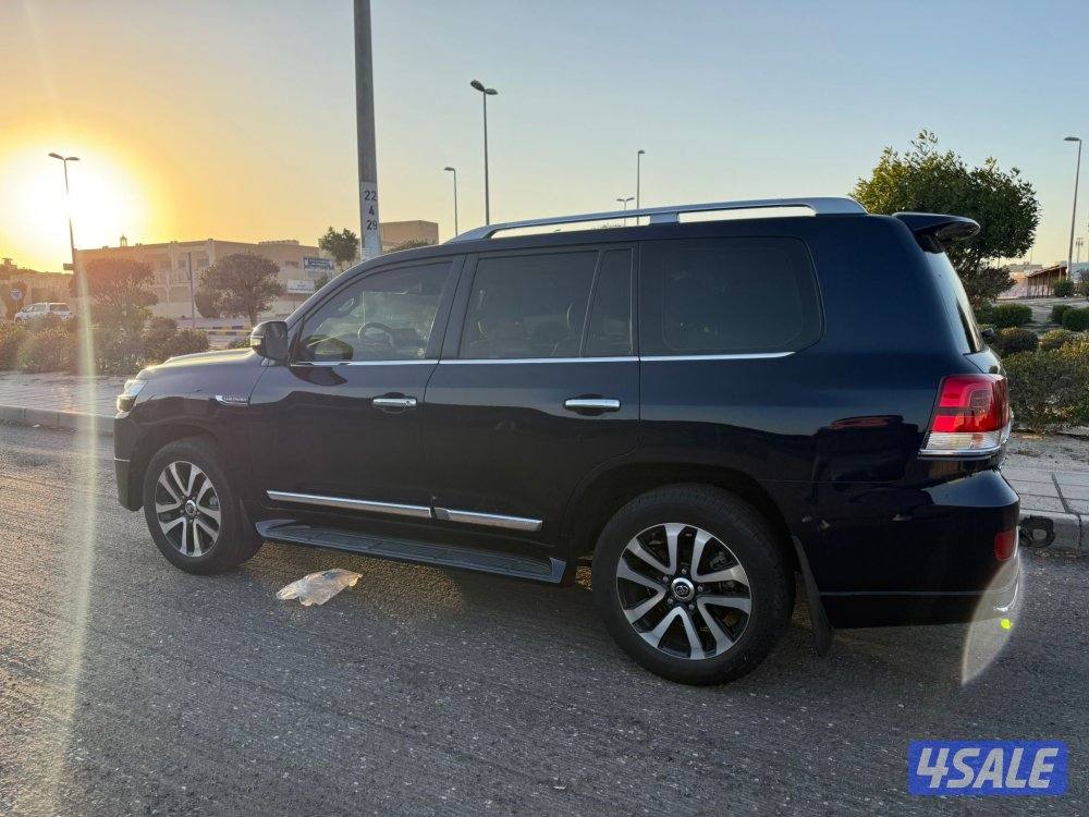 لاند كروزر GXR  قراند تورينق ٢٠١٩2