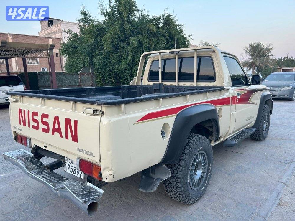 للبيع نيسان فتك بيكب (شاص) قير عادي3