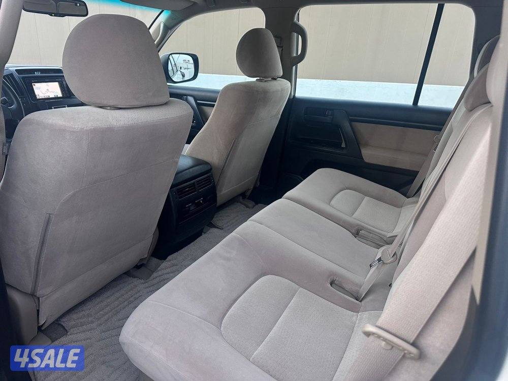 للبيع لاندكروزر GXR v8 وارد الوكالة الساير5