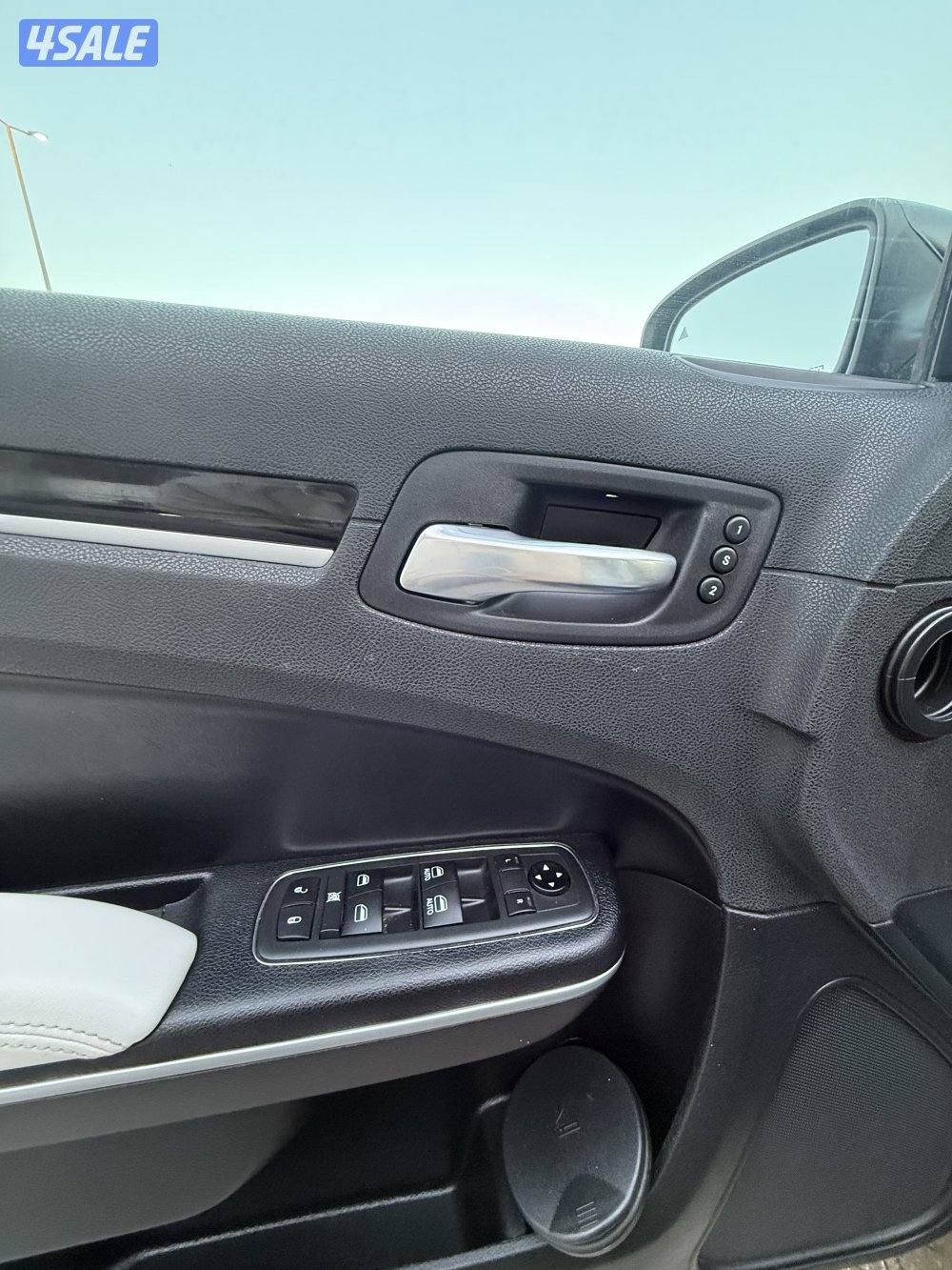 كرايزلر S300 نظيفة9