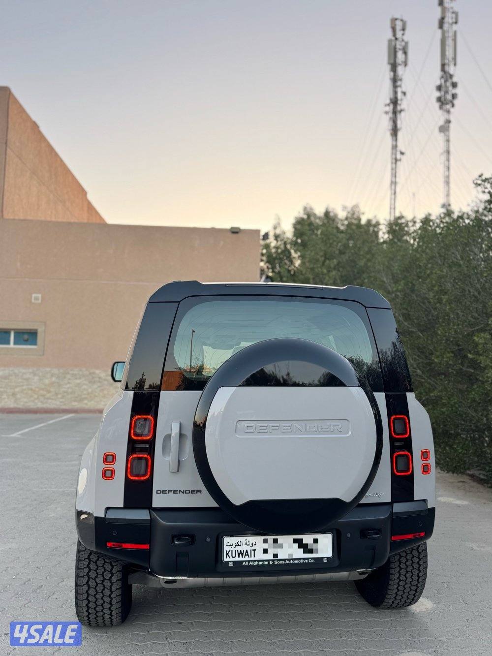 للبيع Defender HSE 20262