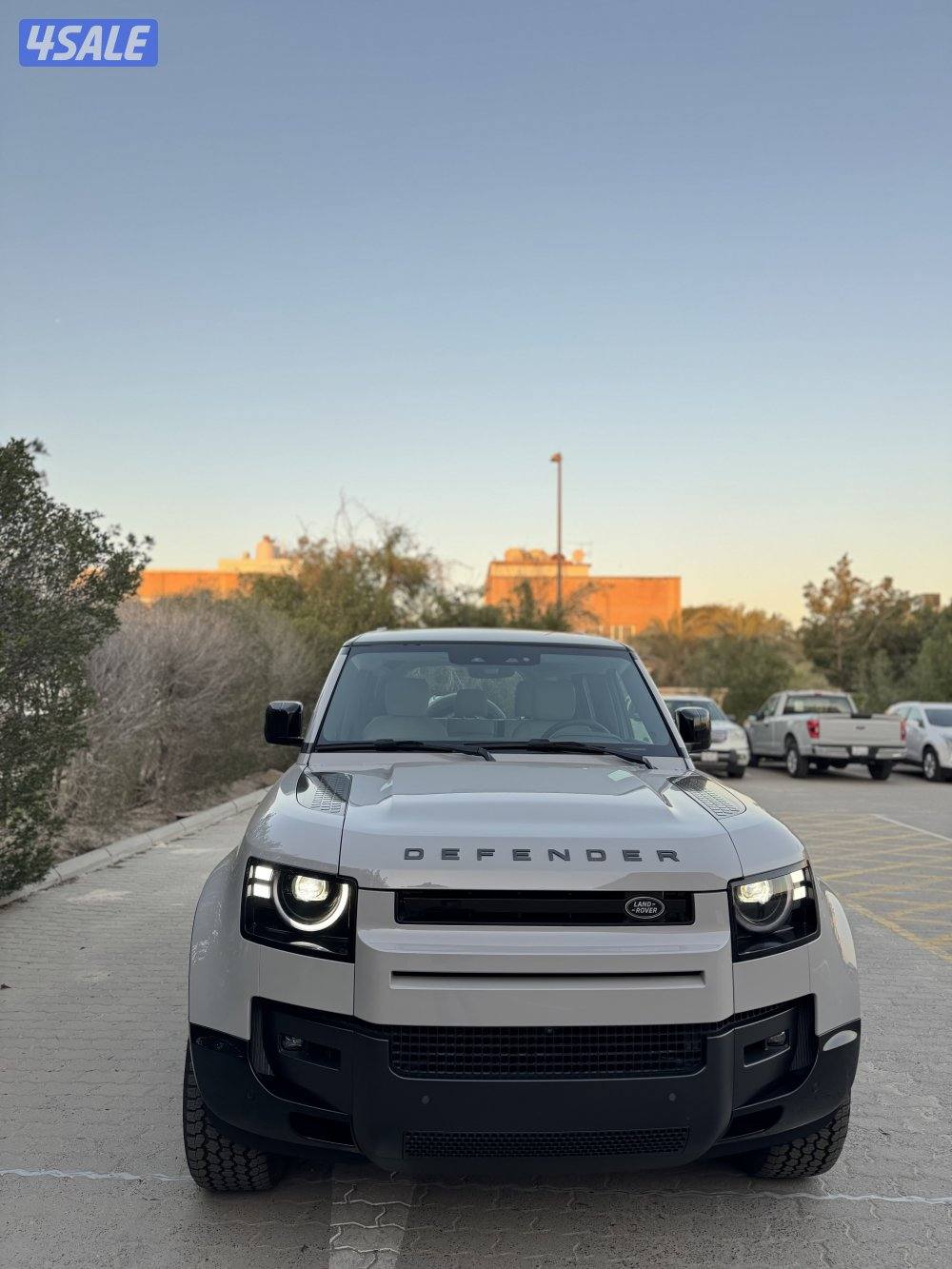 للبيع Defender HSE 20263