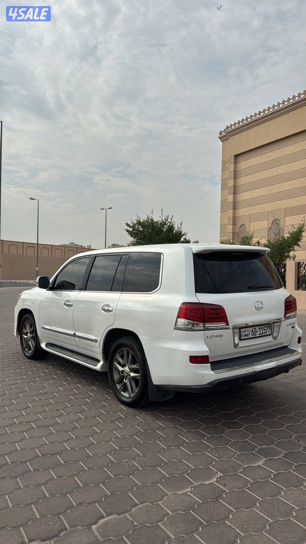 للبيع لكزز 2013 صبغ الوكاله بالكامل4