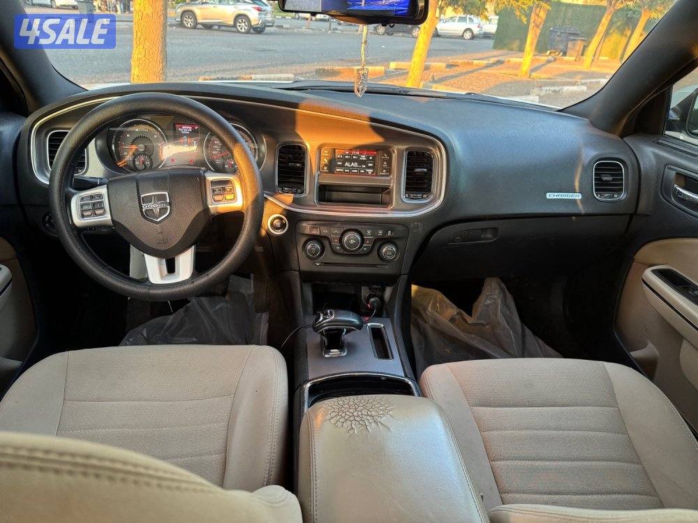 للبيع دوج تشارجر موديل 20143