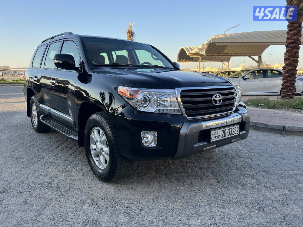 للبيع لاندكروزر موديل 20121