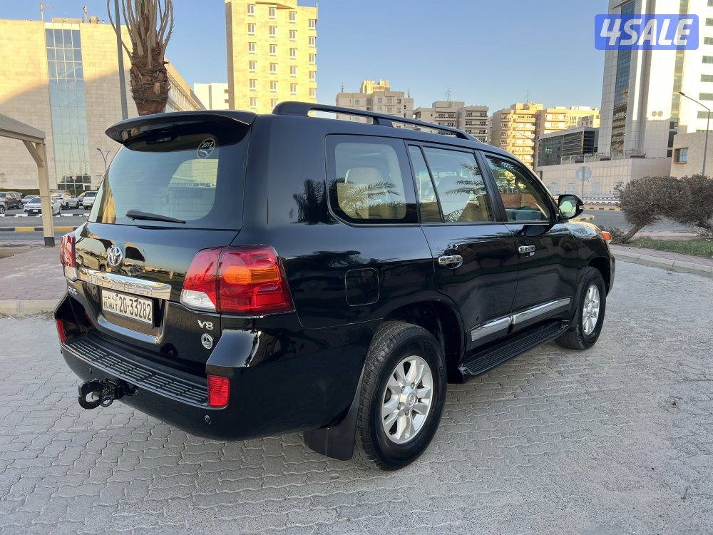 للبيع لاندكروزر موديل 20123