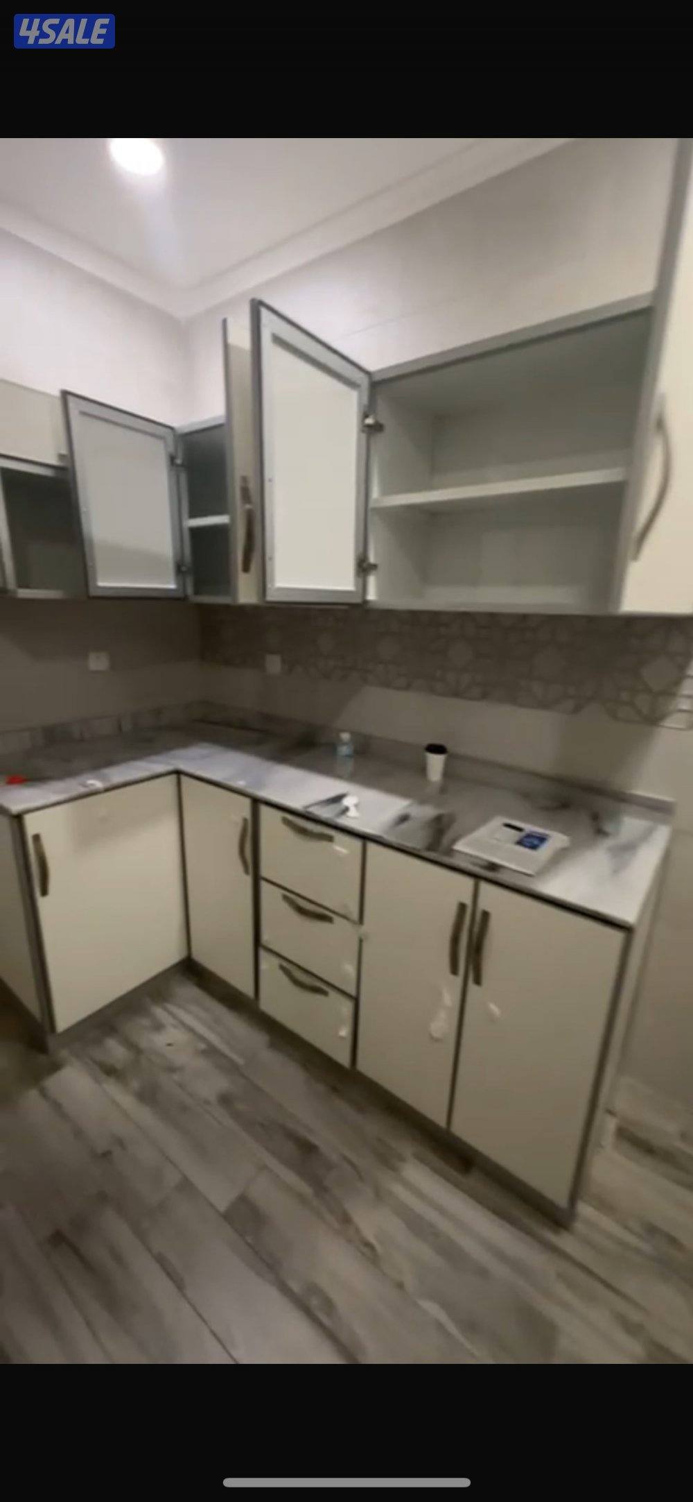 للايجار شقه بالرميثية قطعه 8 تتكون من غرفتين وصاله وحمامين ومطبخ2