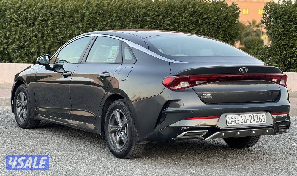 كيا k5 رمادي موديل 2021 للبيع6