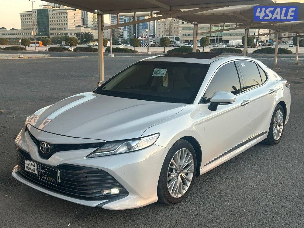 كامري لميتد - موديل 2019 - وارد الساير - عداد 106 سيرفس وكالة - 6سلندر2