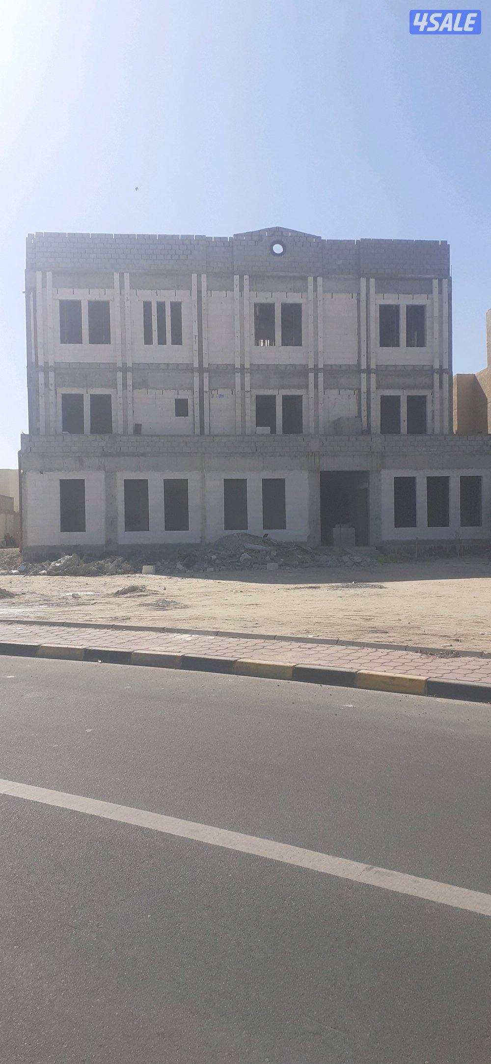 مقاول بناء0