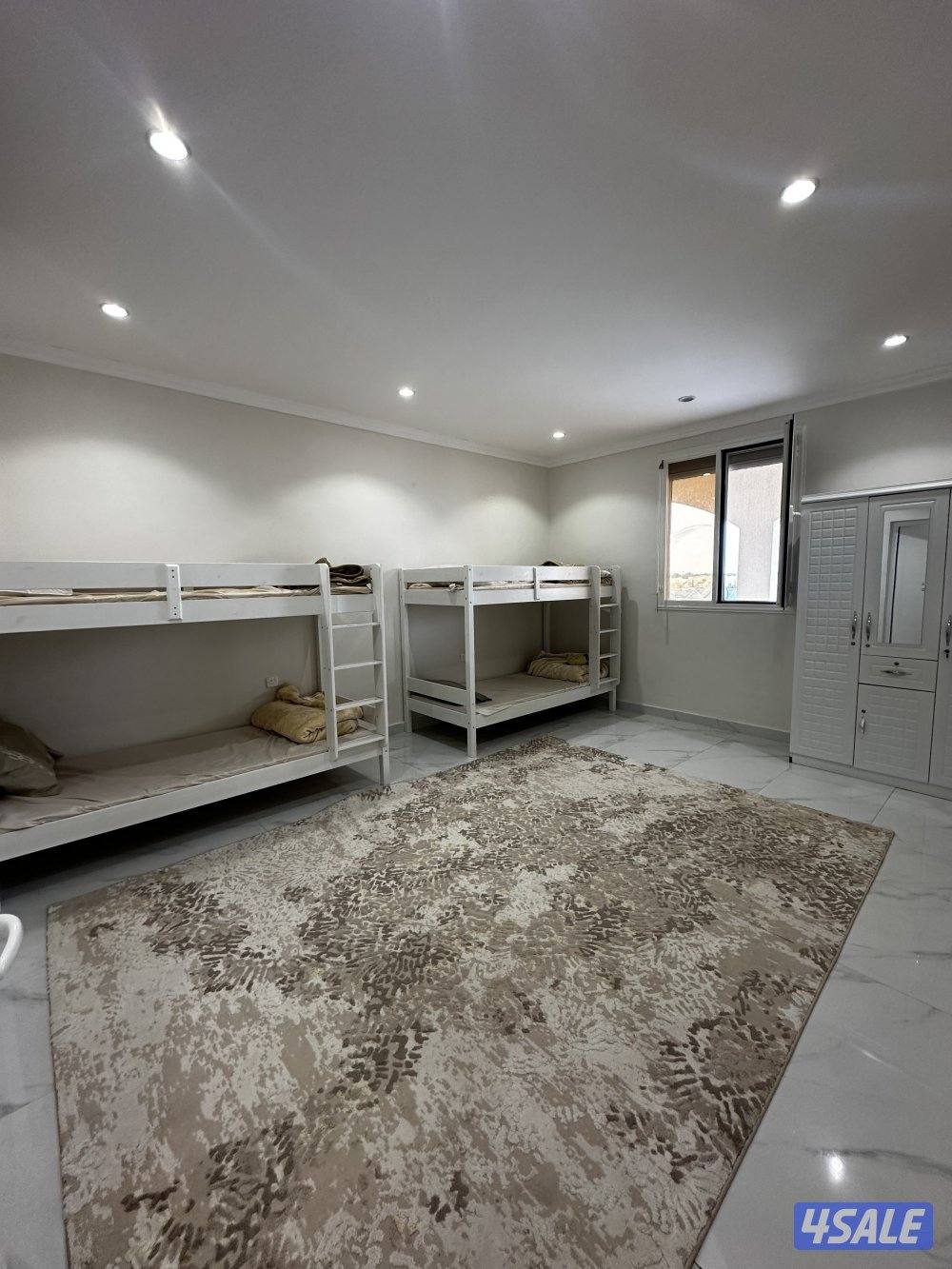 مزرعه للايجار مساحتها ١٢ الف على طريق٥٠٠9