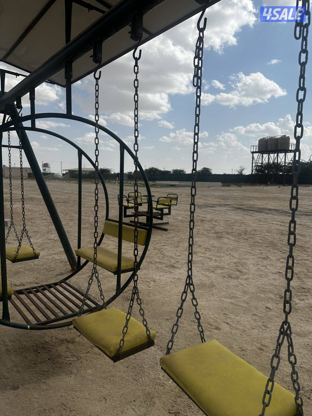 مزرعه للايجار مساحتها ١٢ الف على طريق٥٠٠10