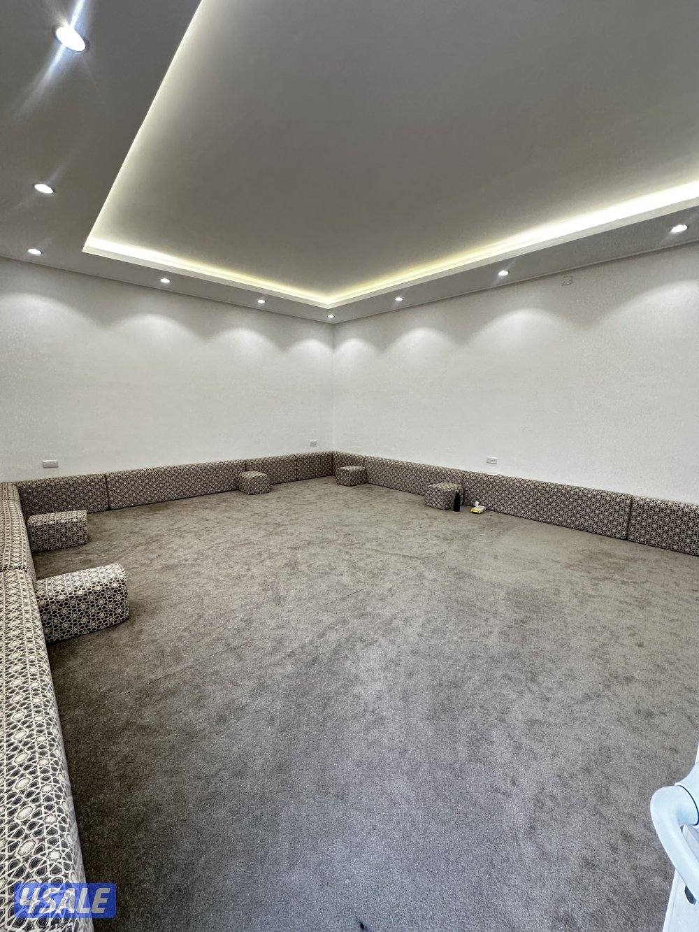 مزرعه للايجار مساحتها ١٢ الف على طريق٥٠٠12