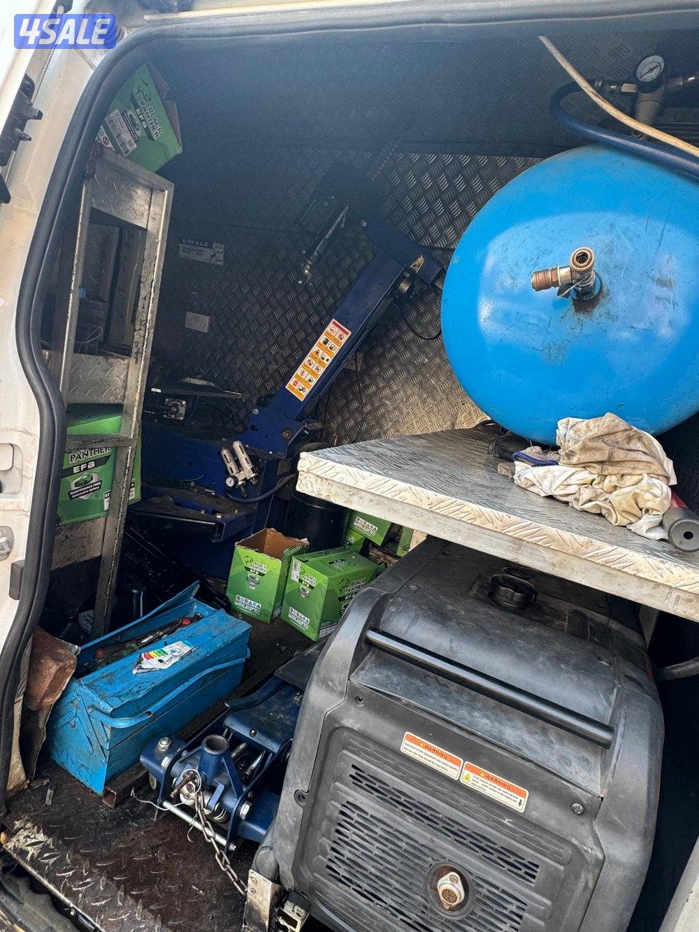 للبيع كراج وبنشر متنقل، فورد فان ترانزيت موديل 20214