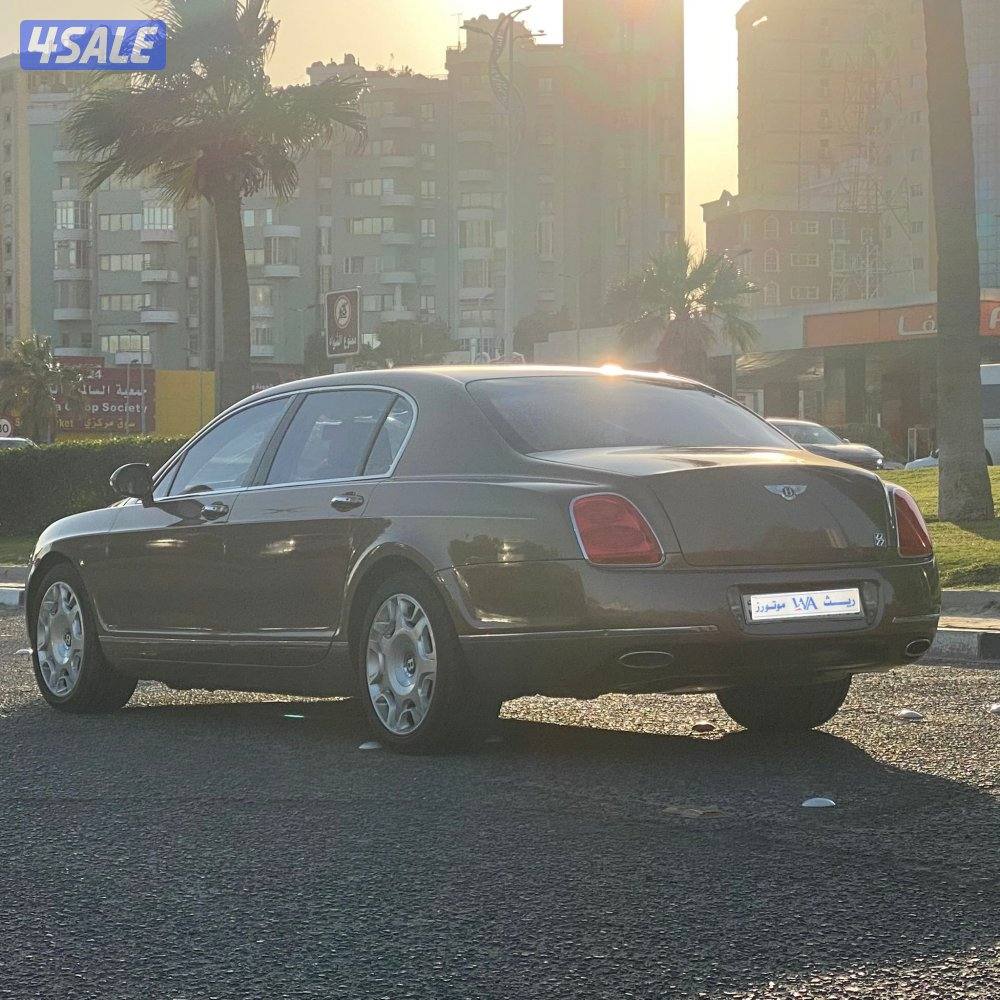 بيع🔺شراء🔺تثمين

للبيع بنتلي فلاينج سبير
موديل 2012  
عداد 99 الف5