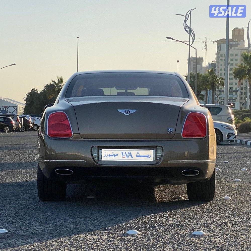 بيع🔺شراء🔺تثمين

للبيع بنتلي فلاينج سبير
موديل 2012  
عداد 99 الف6