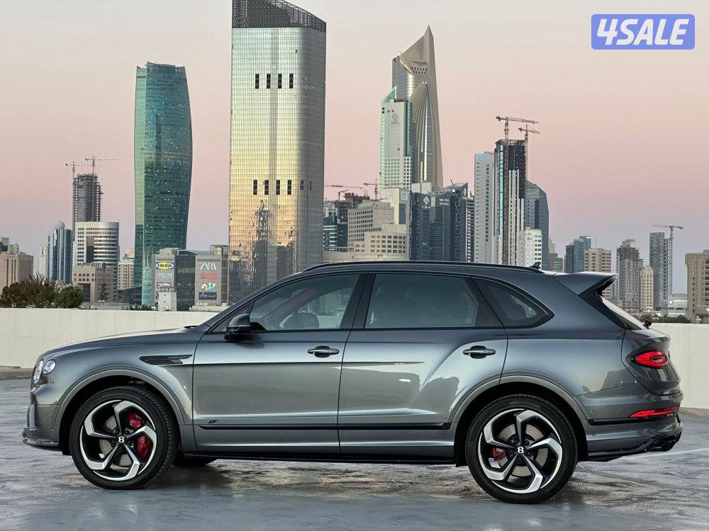 بنتليBENTAYAG S V8موديل2024 عداد5الاف وارد الزياني تحت الكفاله+الصيانه1