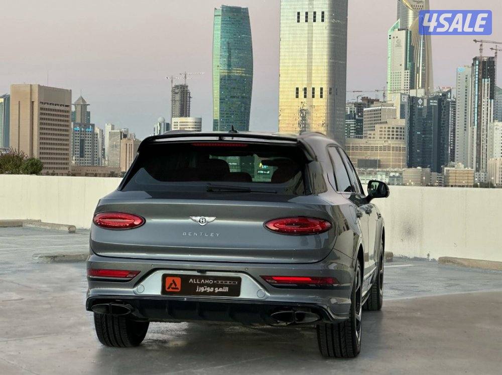 بنتليBENTAYAG S V8موديل2024 عداد5الاف وارد الزياني تحت الكفاله+الصيانه2