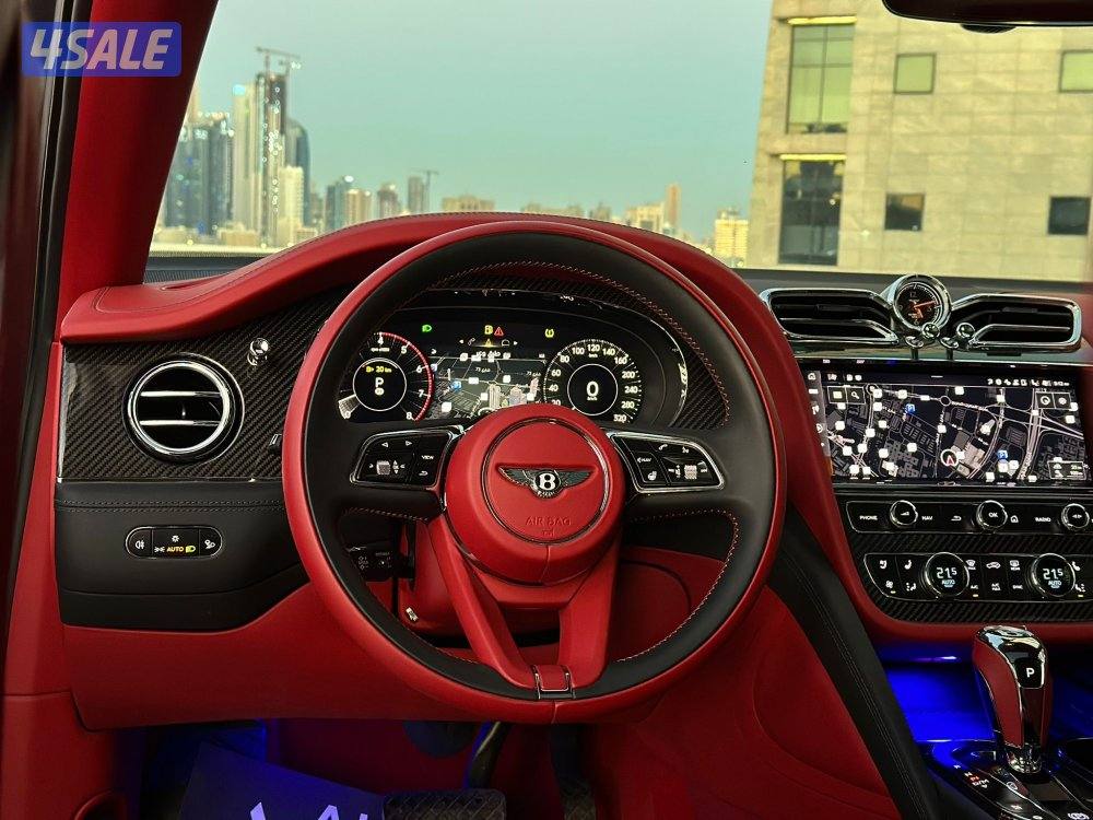 بنتليBENTAYAG S V8موديل2024 عداد5الاف وارد الزياني تحت الكفاله+الصيانه3