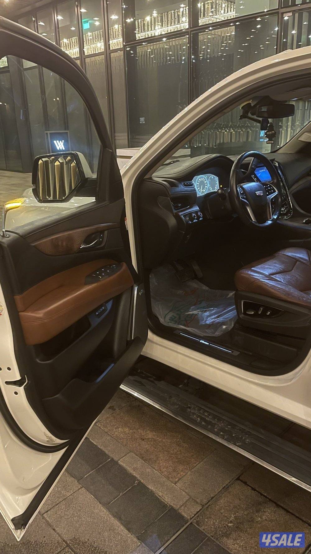 كاديلاك اسكاليد 20158