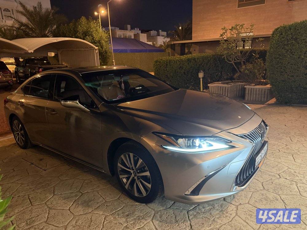 للبيع لكزس ES250 بحالة الوكاله صبغ الوكاله0