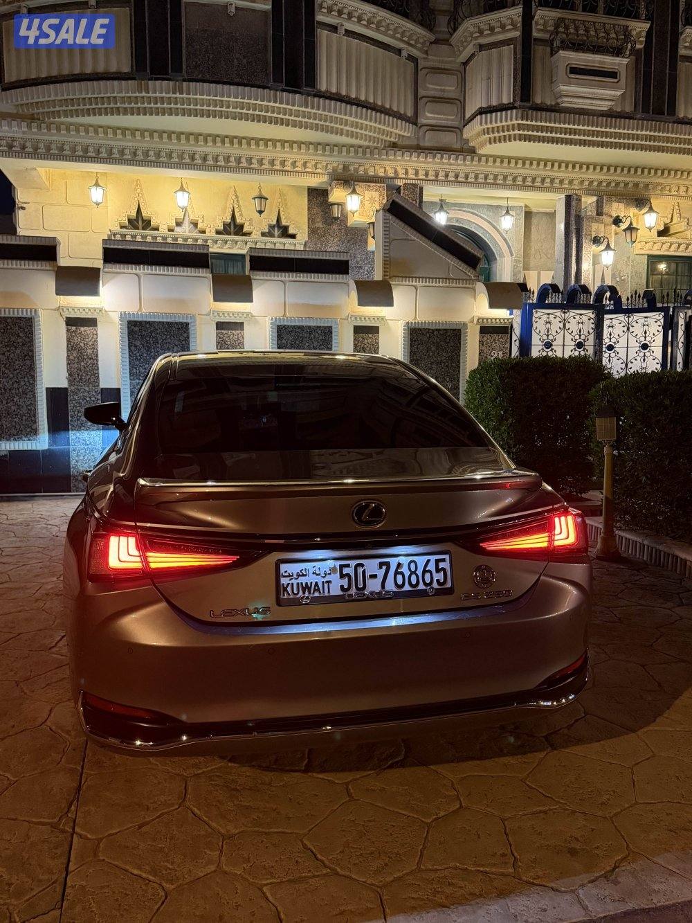 للبيع لكزس ES250 بحالة الوكاله صبغ الوكاله5