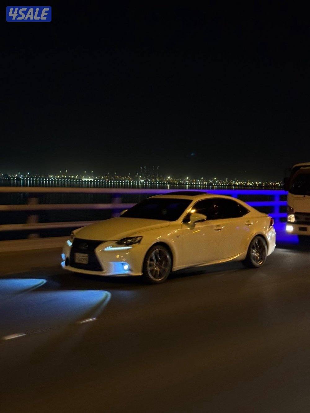 للبيع لكزس is350 fsport2