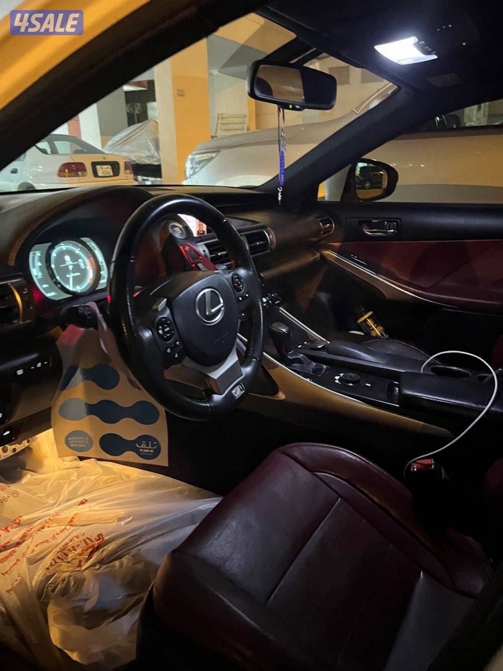 للبيع لكزس is350 fsport8