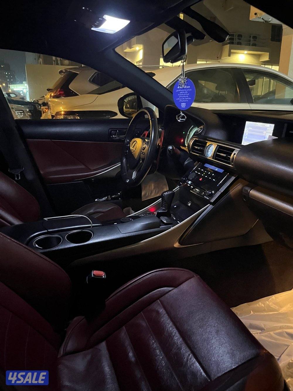 للبيع لكزس is350 fsport9