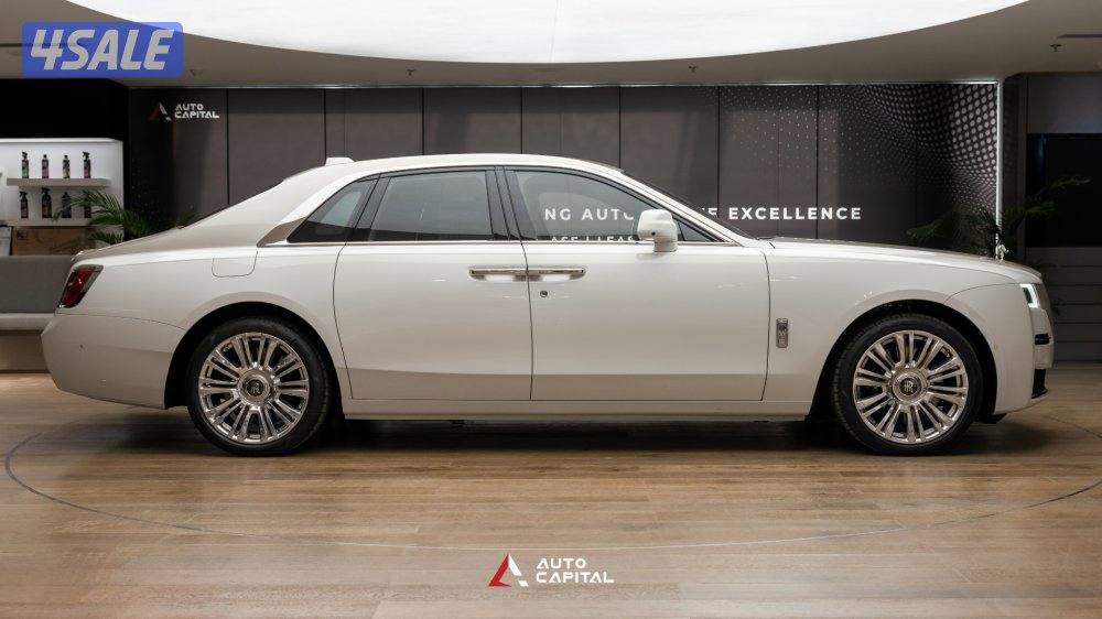 YOUR ROLLS-ROYCE  Ghost  V12 - 2022 - Luxury Order5
