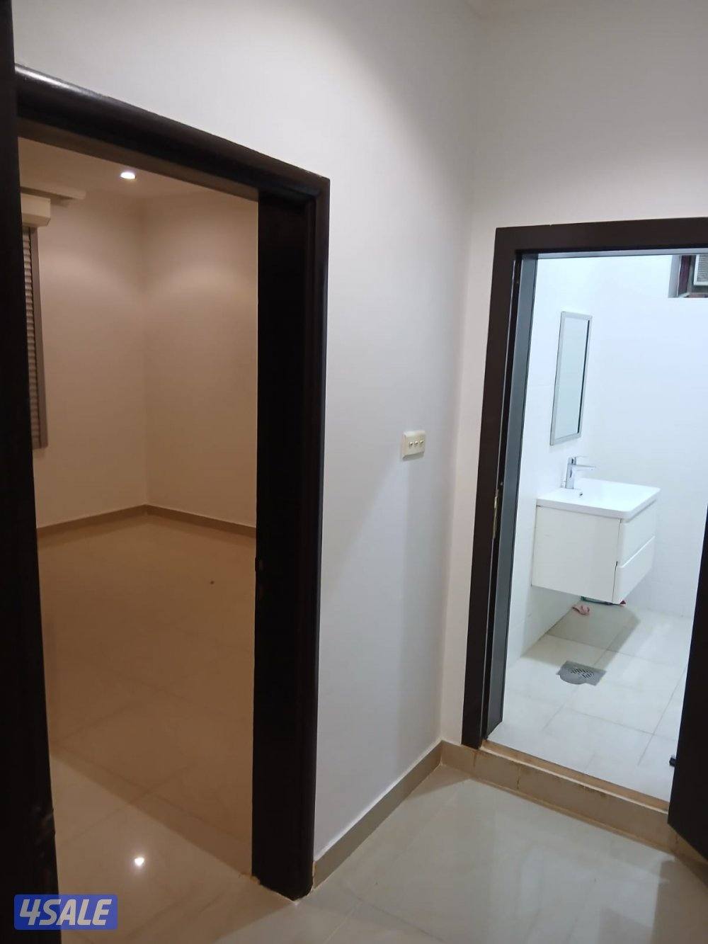 للإيجار شقة في فهد الاحمد ثلاث غرف وحده فيهم ماستر و حمامين ومطبخ4