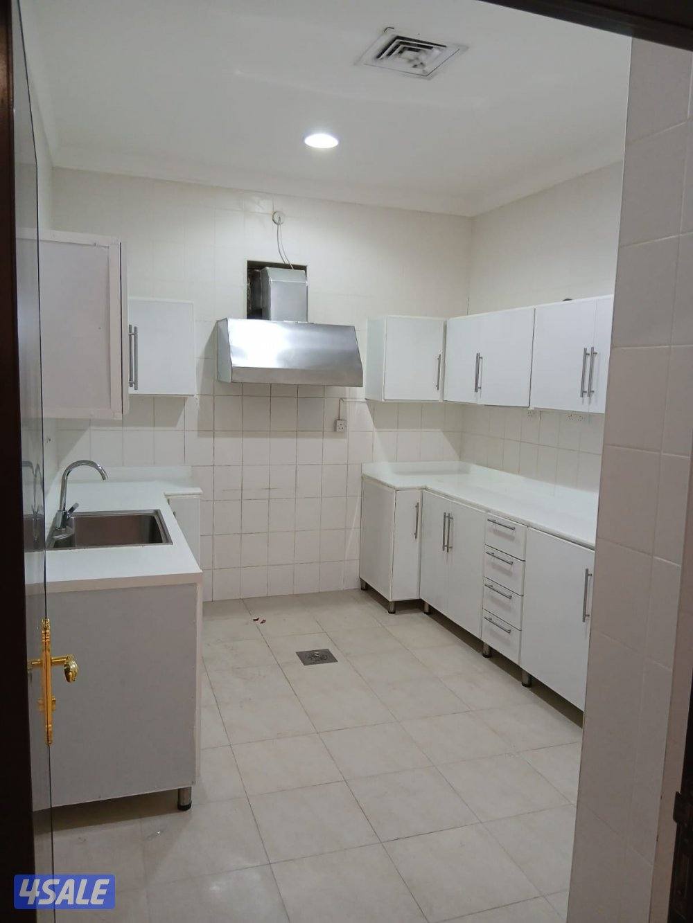 للإيجار شقة في فهد الاحمد ثلاث غرف وحده فيهم ماستر و حمامين ومطبخ6