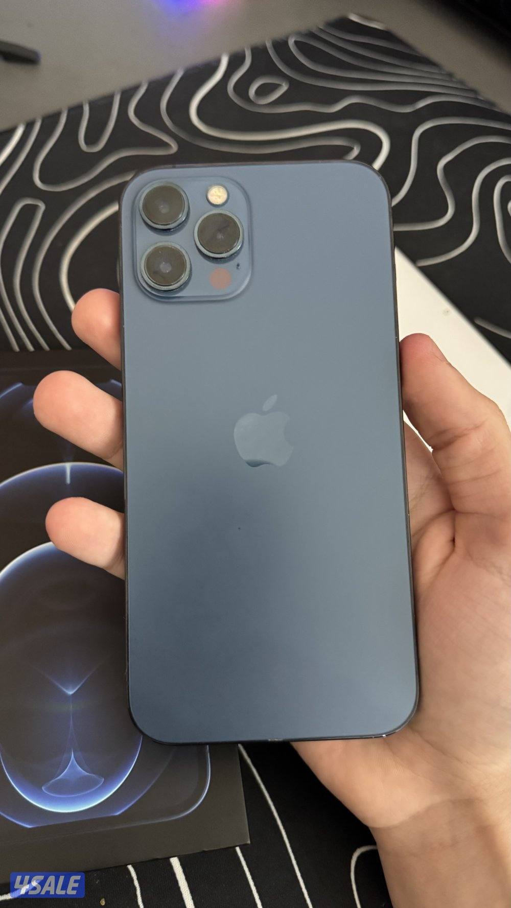 ايفون ١٢ برو ماكس مع كرتونته1