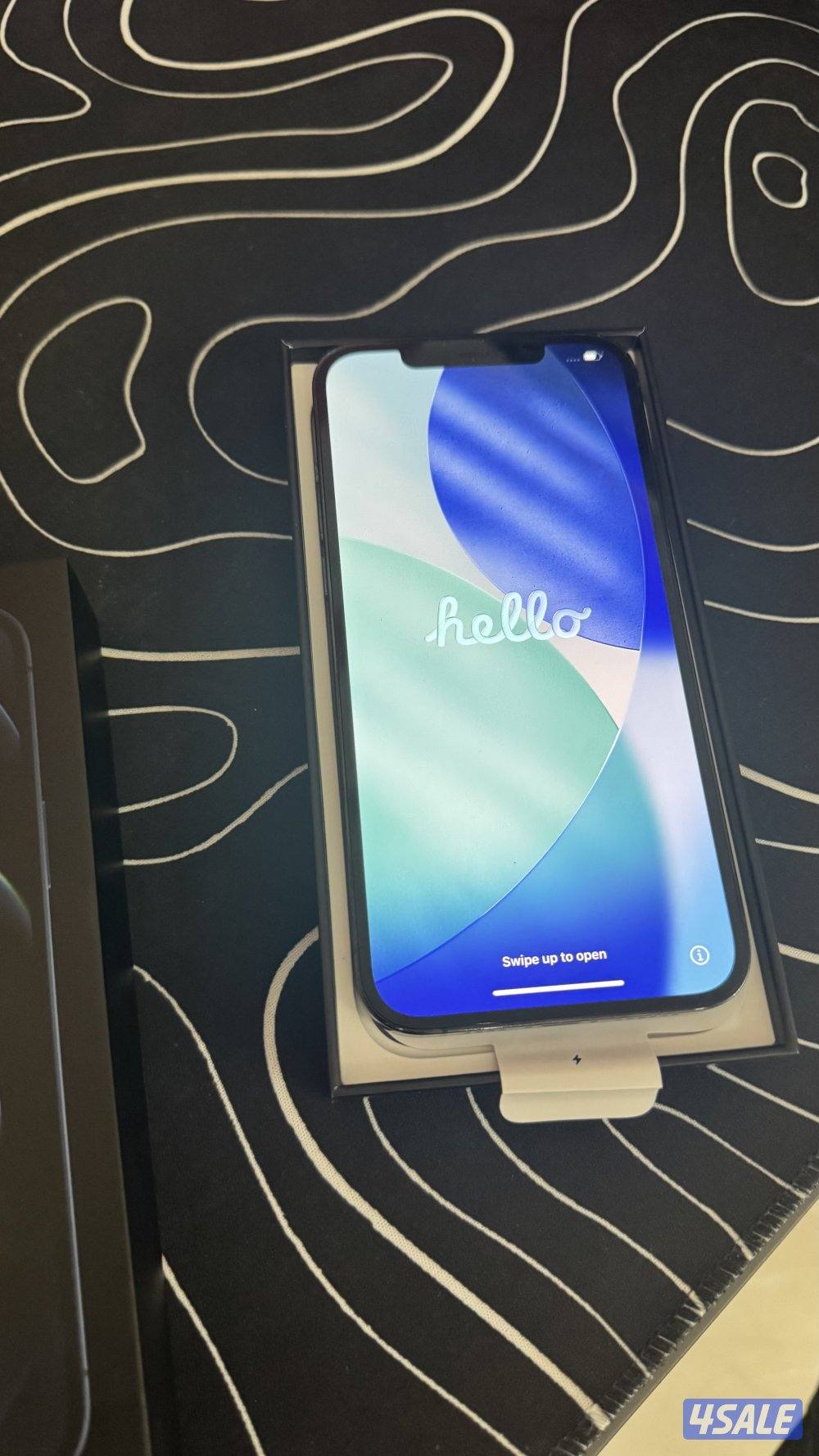 ايفون ١٢ برو ماكس مع كرتونته3