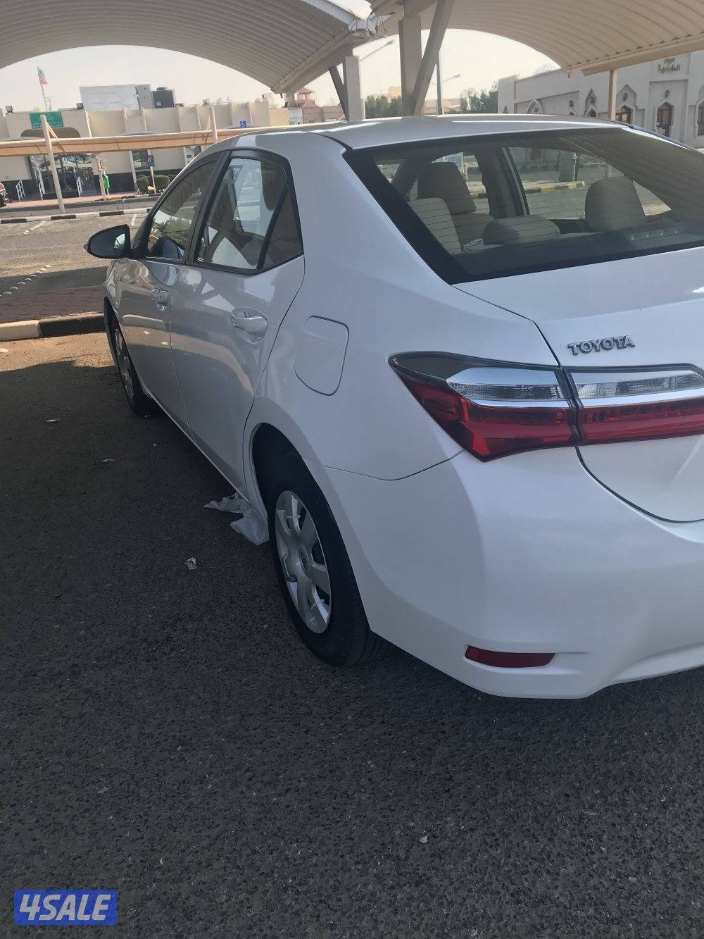 كورلا 2018  ابيض 1600 CC شرط الفحص مكينه جير شاصي 1700 نهائي3