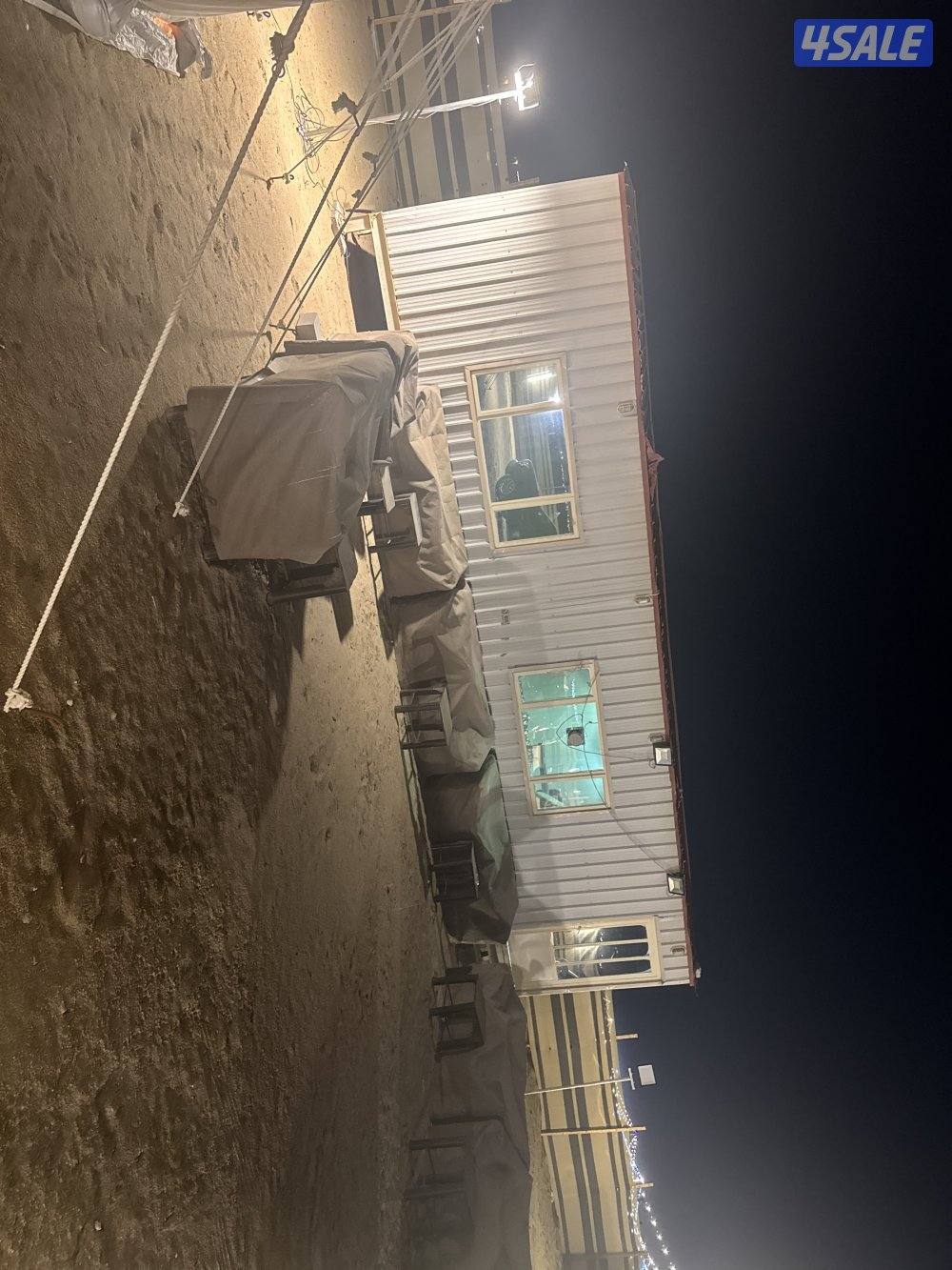 للبيع شالية الطول ١٠ والعرض ٥ مع مكيفين والأثاث التواصل واتسب فقط0