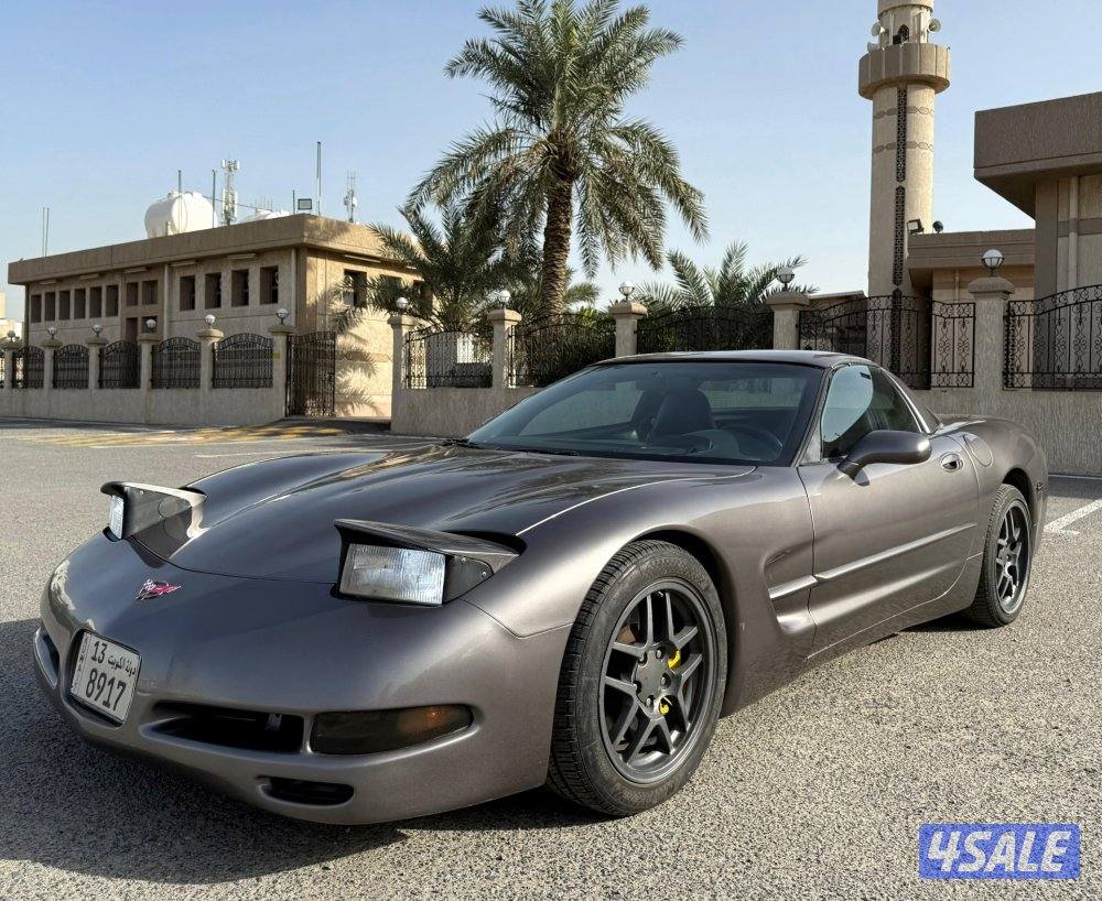 بحالة ممتازة كورفت C5 قير اتوماتيك موديل 1999 ماشي 190 الف كم  8 سلندر0