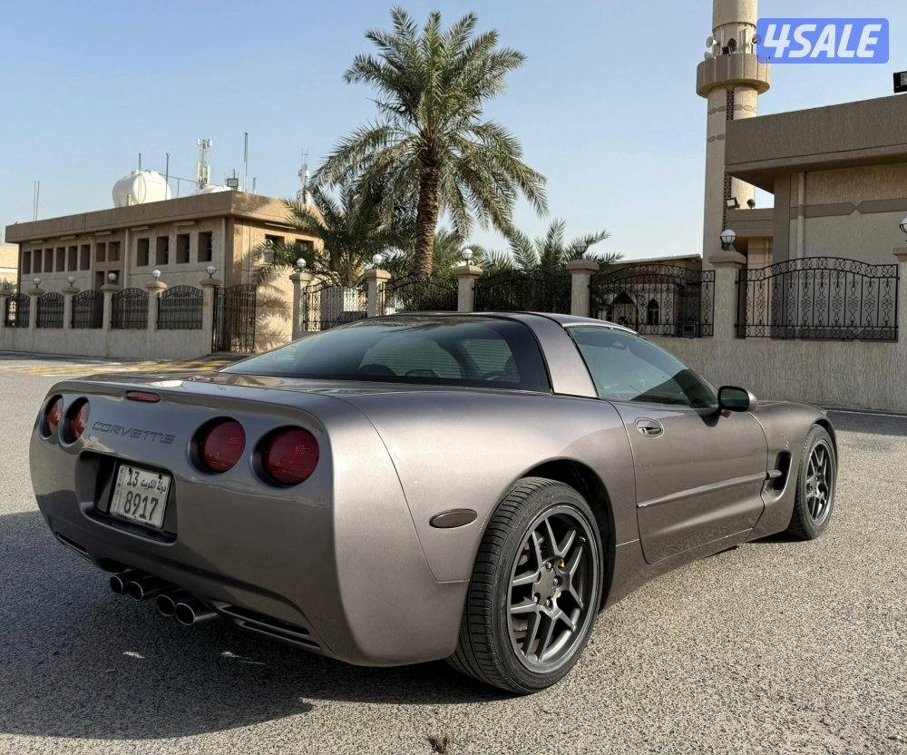 بحالة ممتازة كورفت C5 قير اتوماتيك موديل 1999 ماشي 190 الف كم  8 سلندر4