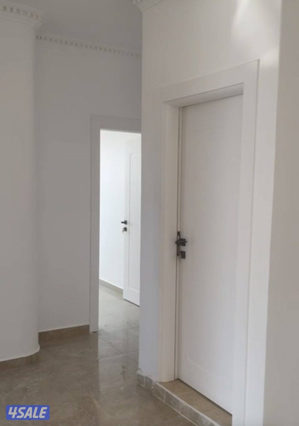 شقه بالزهراء  قطعه ٥ ثلاثه غرف  واحده ماستر وصاله وحمامين ومطبخ مجهز1