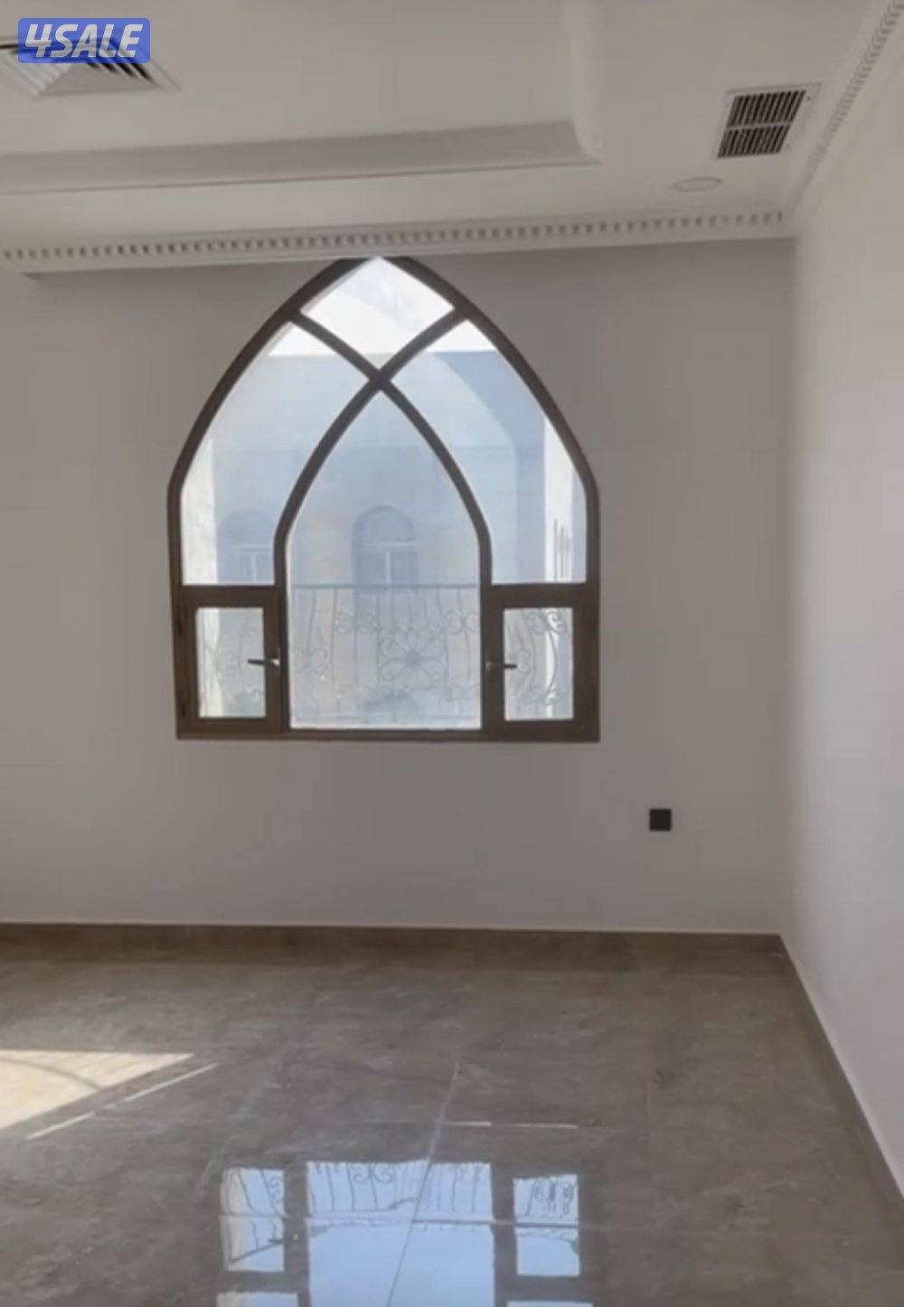 شقه بالزهراء  قطعه ٥ ثلاثه غرف  واحده ماستر وصاله وحمامين ومطبخ مجهز3