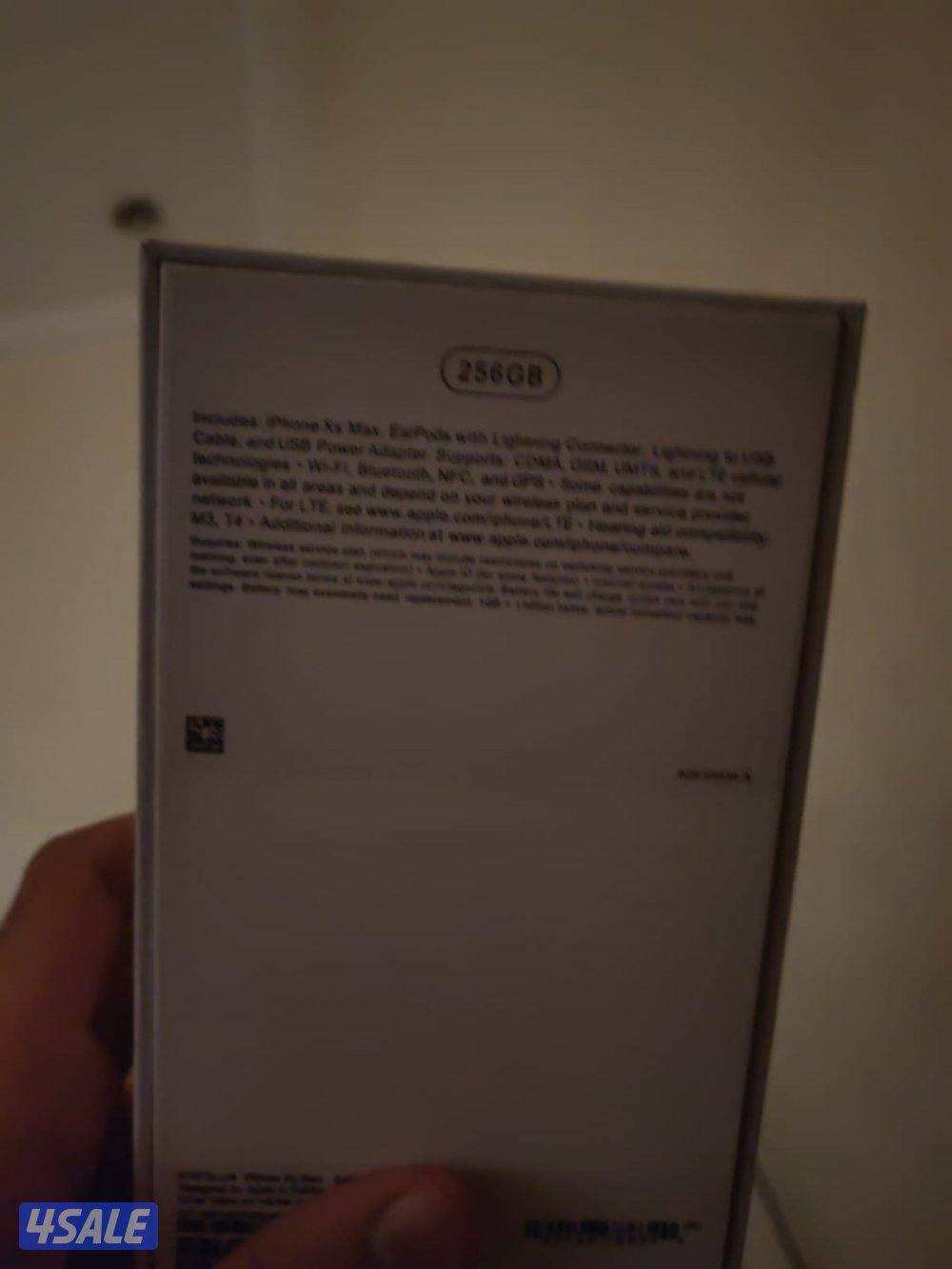 للبيع ايفونxsmax وهونر مجك فور برو5