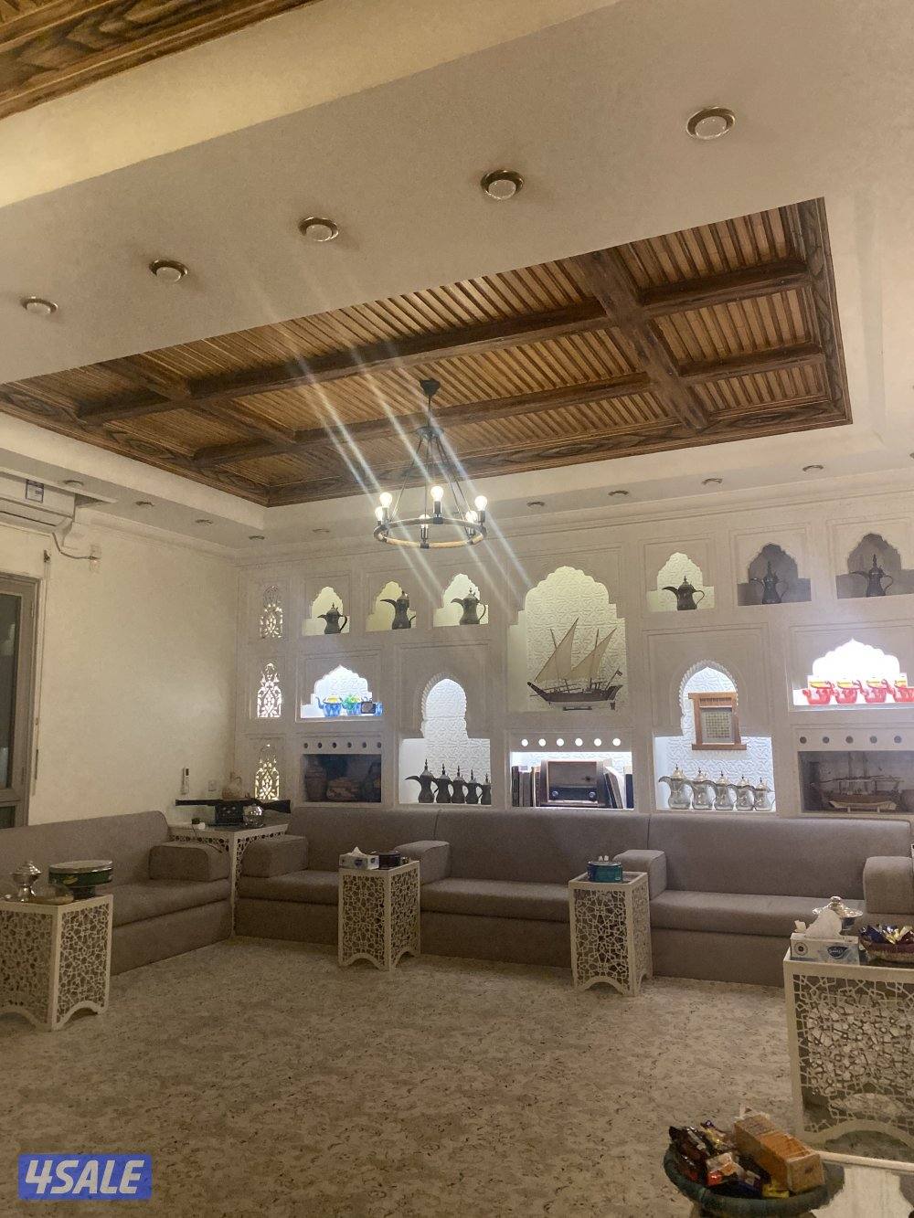 للإيجار سرداب ٥ غرف- ٣ حمامات- مطبخ - حوش-0