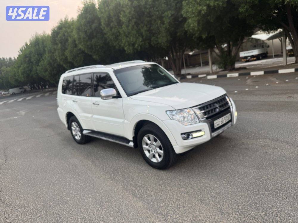 باجيرو2022للبيع صبغ وكالة بالكامل عداد92ألف فقط شرط الفحص مكينة3500Cc1