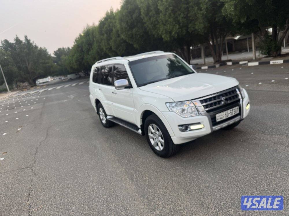 باجيرو2022للبيع صبغ وكالة بالكامل عداد92ألف فقط شرط الفحص مكينة3500Cc2