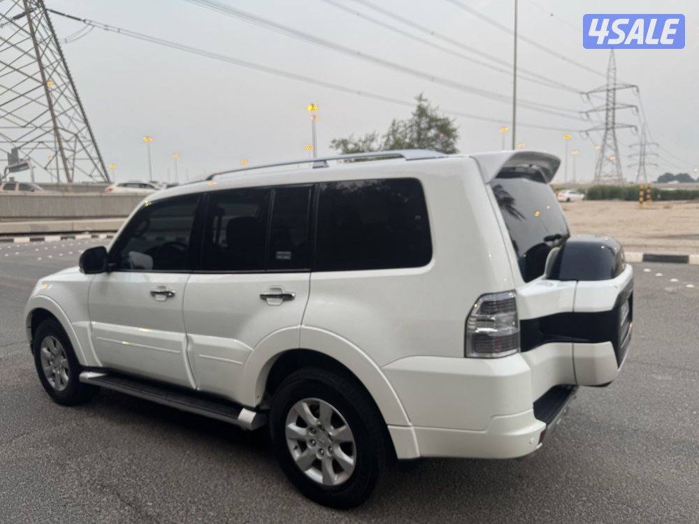 باجيرو2022للبيع صبغ وكالة بالكامل عداد92ألف فقط شرط الفحص مكينة3500Cc4