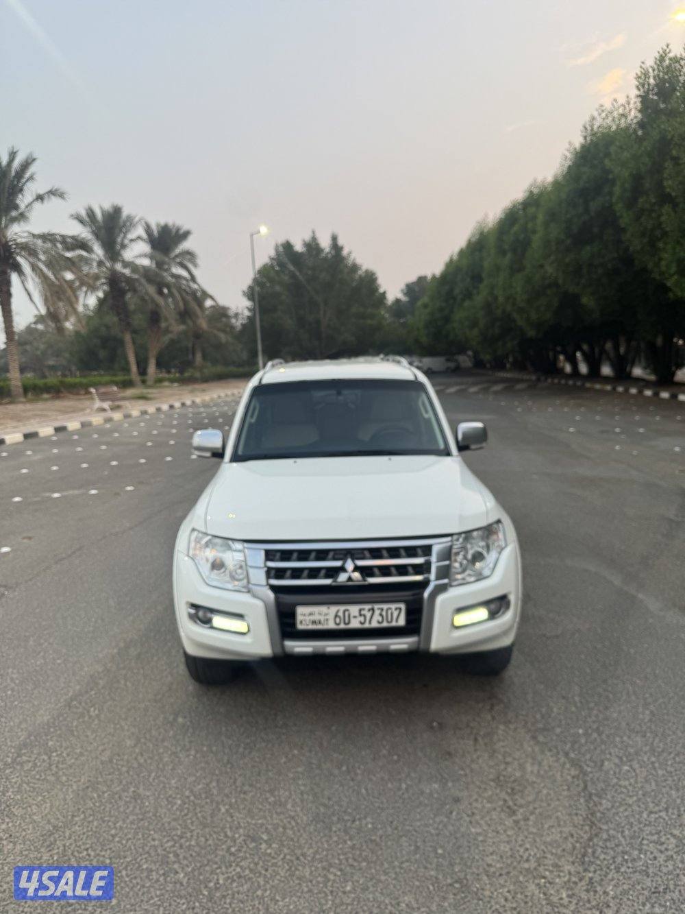 باجيرو2022للبيع صبغ وكالة بالكامل عداد92ألف فقط شرط الفحص مكينة3500Cc6