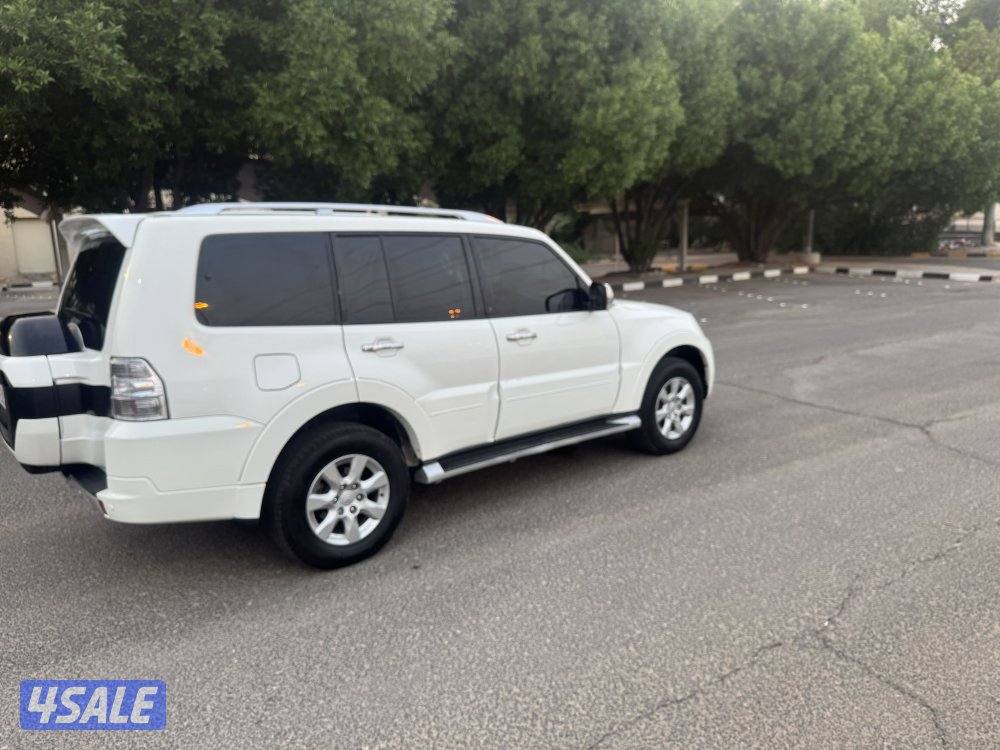 باجيرو2022للبيع صبغ وكالة بالكامل عداد92ألف فقط شرط الفحص مكينة3500Cc11