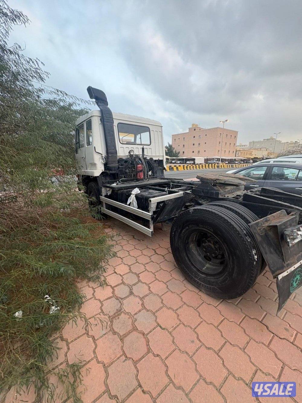 للبيع راس شاحنة مستبيشي 19931